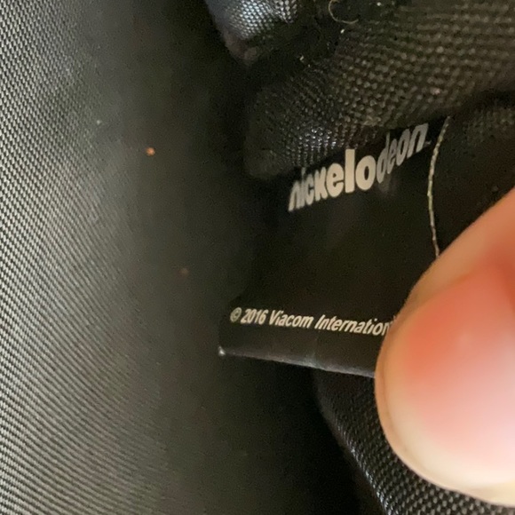 NWOT authentic TMNT Pizza slice purse. Phone not included just for size - Picture 5 of 6